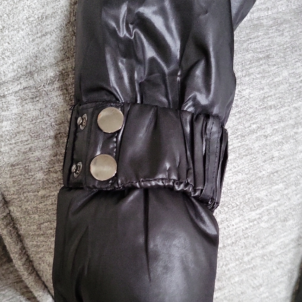 Adorable Long Women's Black Quilted Jacket - Picture 2 of 8